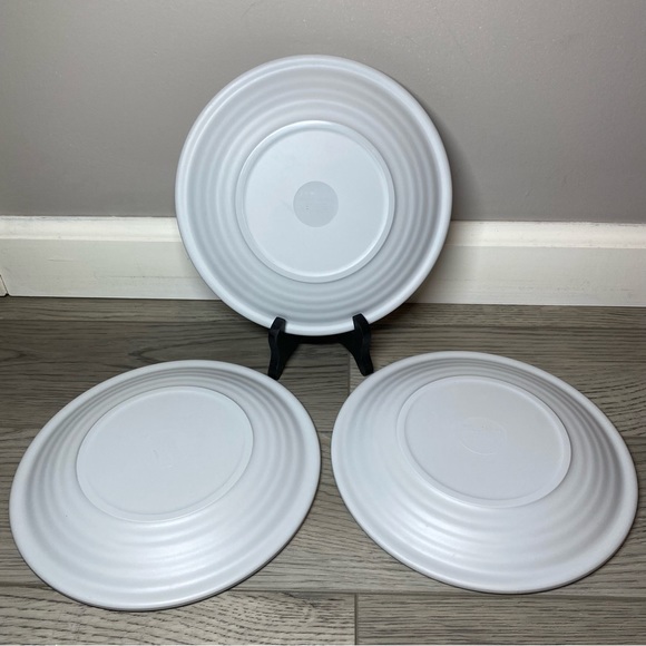 3 Artistic Accents Melamine 8.5” Swirl Plates Light Gray Salad/Dessert Dishes - Picture 5 of 7